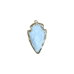 Dije de flecha de piedra howlita con dorado