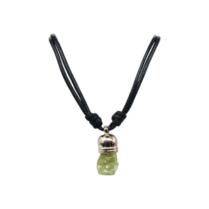 Collar de piedra apatita con capuchón dorado