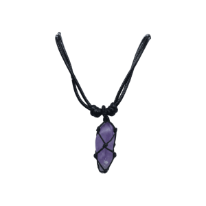 Collar con dije de cuarzo amatista tejido con hilo encerado