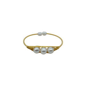 Brazalete con 3 perlas de cultivo engarzadas con alambre