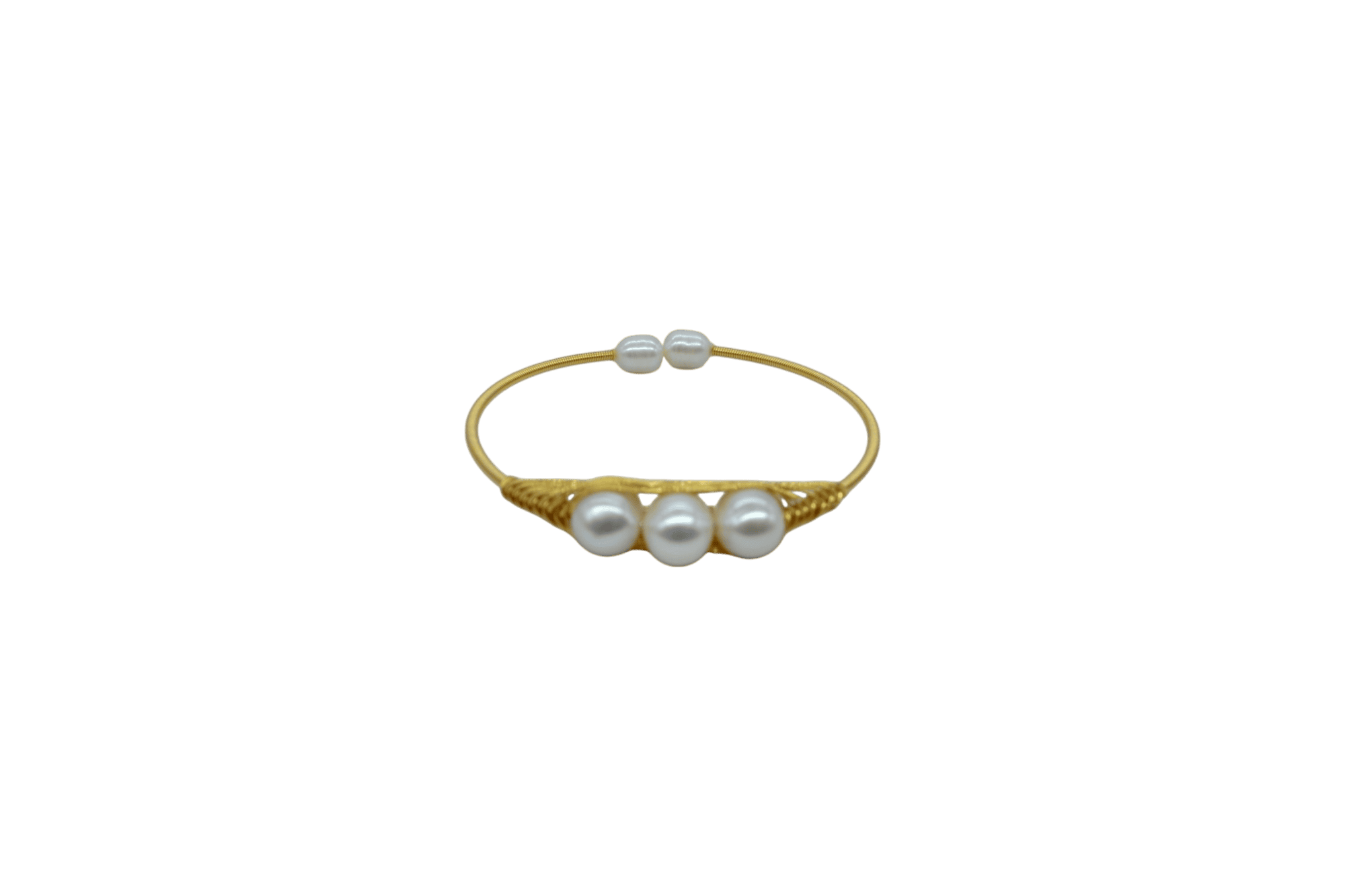 Brazalete con 3 perlas de cultivo engarzadas con alambre