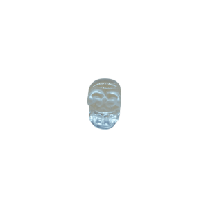 Dije en forma de calavera de cuarzo cristal